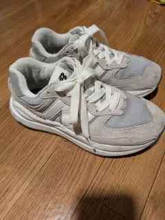 New Balance スニーカー ライトグレーのサムネイル