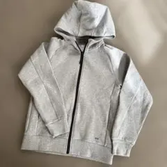 ユニクロ　ウルトラストレッチドライスウェットフルジップパーカ　150㎝