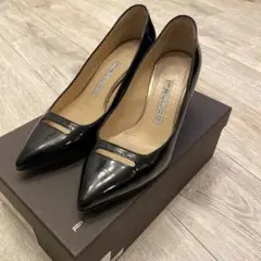 PELLICO ブラック ハイヒール エナメルパンプス　35のサムネイル