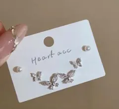 蝶モチーフピアスセット