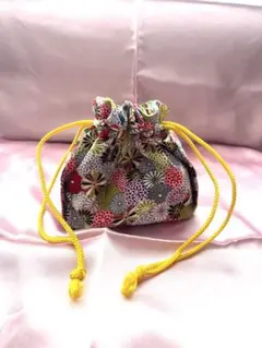 花柄　和柄　ミニ巾着　ハンドメイド　一点もの