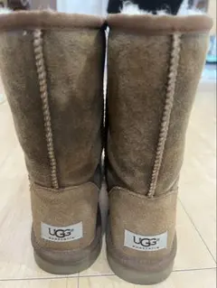 希少　UGG ムートンブーツ classic short bomberのサムネイル