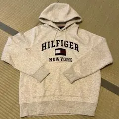 TOMMY HILFIGER グレー フード付きパーカー Mサイズ