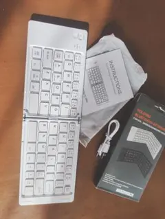 新品未使用折りたたみ式Bluetoothキーボード 本体白