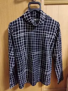 レディース　黒チェック　ハイネック長袖　　Ｌサイズ