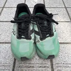 On Cloudsurfer ランニングシューズ