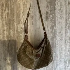 ✨格安✨ラシット ショルダーバッグ ハーフムーン ロゴ型押し ブラウン 