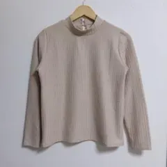 DRESKIP ドレスキップ リブ ハイネック カットソー ベージュ 袖ボタン