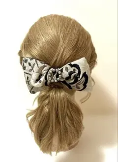 リネン刺繍生地　花柄リボン　ヘアクリップ　一点物