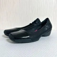 フィットフィット　バイカラー パンプス 軽量 ウエッジソール 24cmのサムネイル
