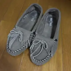 Minnetonka グレー フリンジ モカシン 8.5(25.5)