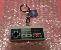 ニンテンドーミュージアム　ゲームハードキーホルダー　NES