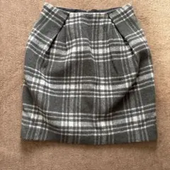 グレーとホワイトのチェック柄タイトスカート