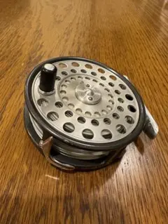 【極美品】ハウスオブハーディ　フライウェイト　リール&新品2番ライン付き 極美品】ハウスオブハーディ フライウェイト リール&新品2番