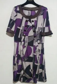 【おしゃれに】ジオメトリック柄の落ち着いたワンピース