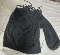 オフショルダー グレー ニットセーター