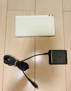 Nintendo DS Lite ホワイト 本体 ACアダプター付き