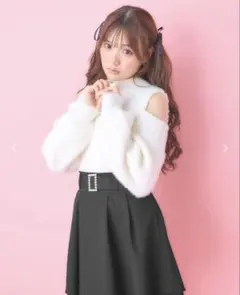 INGNI フェザーヤーン肩開きパール付ニット