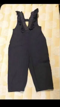 ブラック フリル付きオーバーオール 110