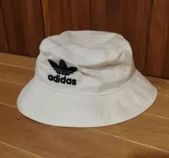 adidas originals バケットハット ホワイト
