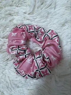 Louis Vuitton シュシュ ホワイト/ブラック/ピンク　バラ売り　1個 Louis Vuitton シュシュ ホワイト/ブラック/ピンク バラ売り 1個