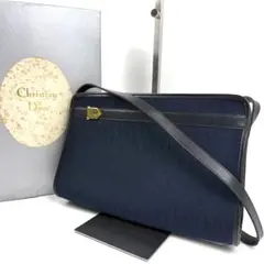 Item thumbnail for item ca6490c9-b23e-4aba-8a0a-8c7154346d42