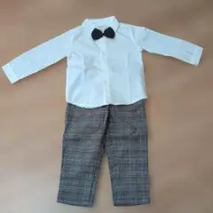 90サイズ　蝶ネクタイ付きフォーマルシャツとチェックパンツセット