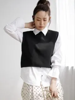 UNFILO フォルムニット クロップドベストのサムネイル