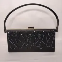 ビーズ装飾 黒 クラッチバッグ