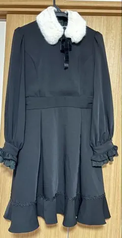 LODISPOTTO 未使用 ファー襟付き ワンピース 黒 M 膝上