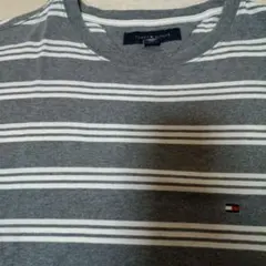 Tommy Hilfiger グレー/ホワイトストライプ Tシャツ