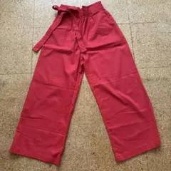 赤いワイドパンツ ウエストゴム リボン付き