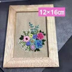【専用】ハンドメイド　刺繍フレーム クロスステッチ刺繍フレーム】うさぎイチゴ刺繍入り ミシン刺繍