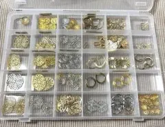 アクセサリーパーツ　スカシパーツ　まとめ売りセット　貴和製作所など　ケース付き