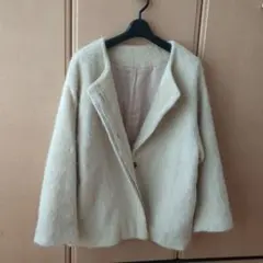 ベージュ ノーカラージャケット ファー風♥美品