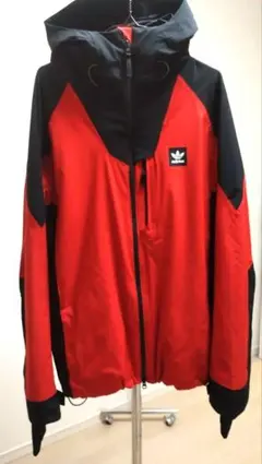 adidas マウンテンパーカー レッド ブラックのサムネイル