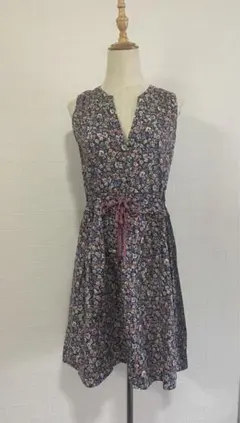 ロイスクレヨン　コットン小花柄ワンピース　サイズM 美品