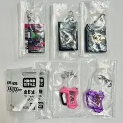 仮面ライダーシリーズ　めじるしアクセサリー　5種　ガチャ　カプセルトイ