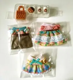 【シルバニアファミリー】 ラテネコファミリー 服3着 小物 おまとめ