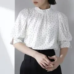 NATURAL BEAUTY BASIC ドット柄ブラウス　半袖　通勤のサムネイル