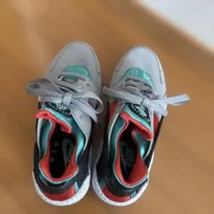 Nike Air Huarache スニーカー グレー/ターコイズ/レッド