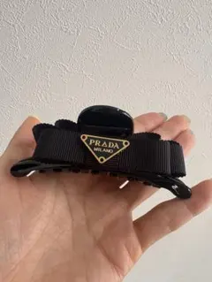 PRADA ヘアクリップ