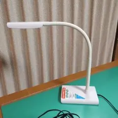 ホワイト　デスクライト