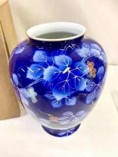 ま*る様 ★深川窯 宮内庁御用達 青い花柄陶器花瓶 深川謹製 美術有田焼 高さ約