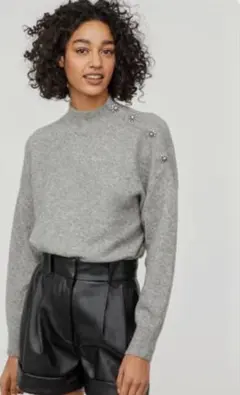 [H＆М]グレー ハイネック ビジュー ニットセーター