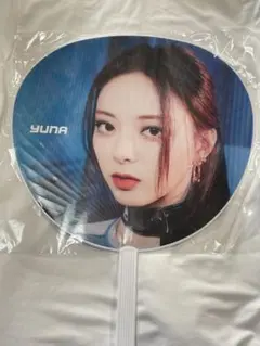 ITZY D賞 ユナ サイン入りうちわ 2026年最新】itzy うちわの人気アイテム - メルカリ