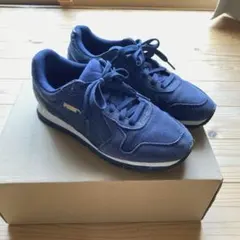 PUMA ネイビー スエード スニーカー　23.5㎝　カジュアル過ぎない