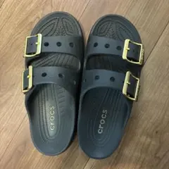 Crocs ウィメンズ メタリックバックル サタデー サンダル W7 - メルカリ