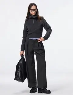 【GU】ヘリンボーンタックワイドパンツ