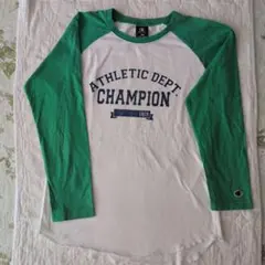 美品　Champion ロングスリーブTシャツ 　サイズ…160cm